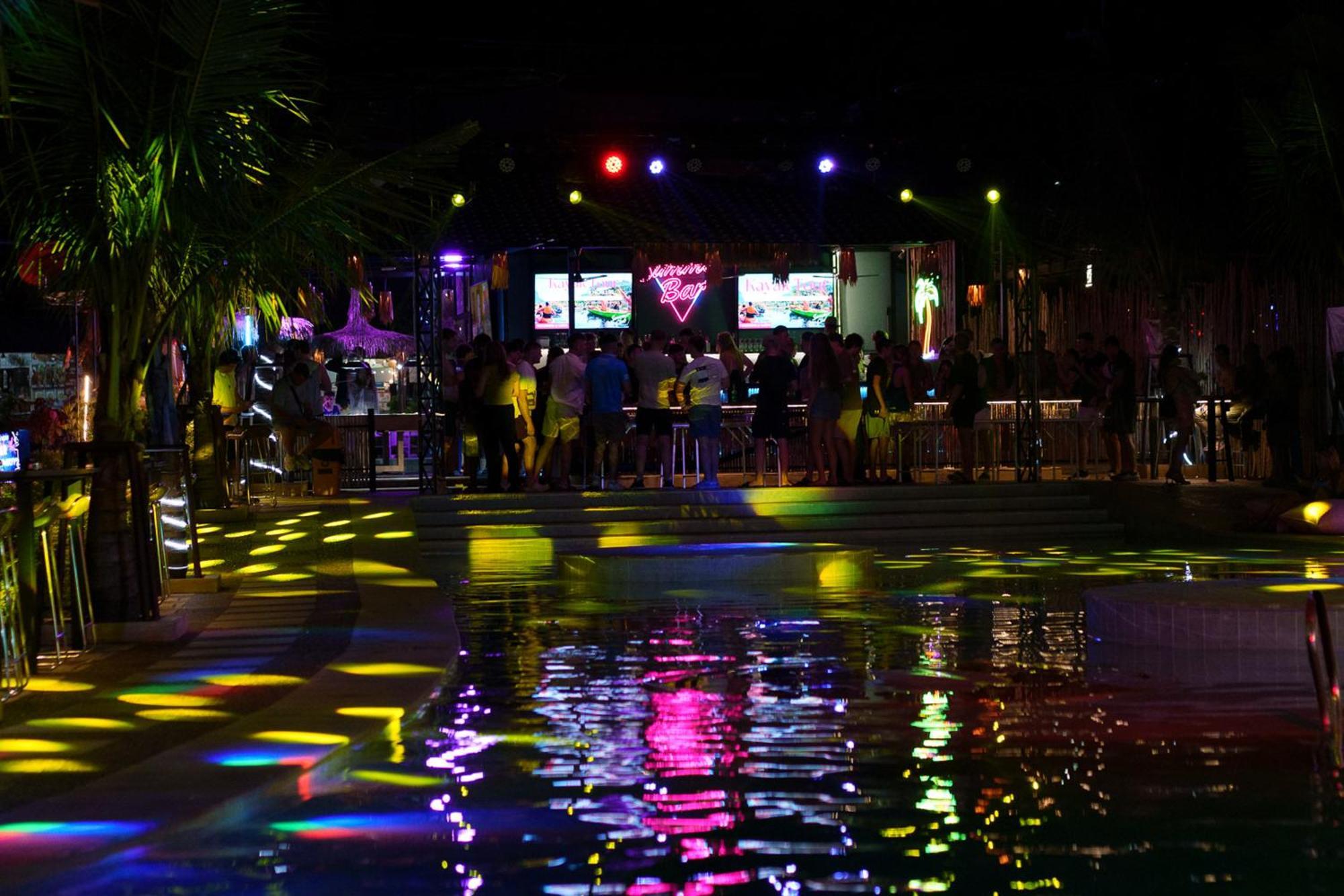 Summer Club And Hostel Ao Nang Dış mekan fotoğraf