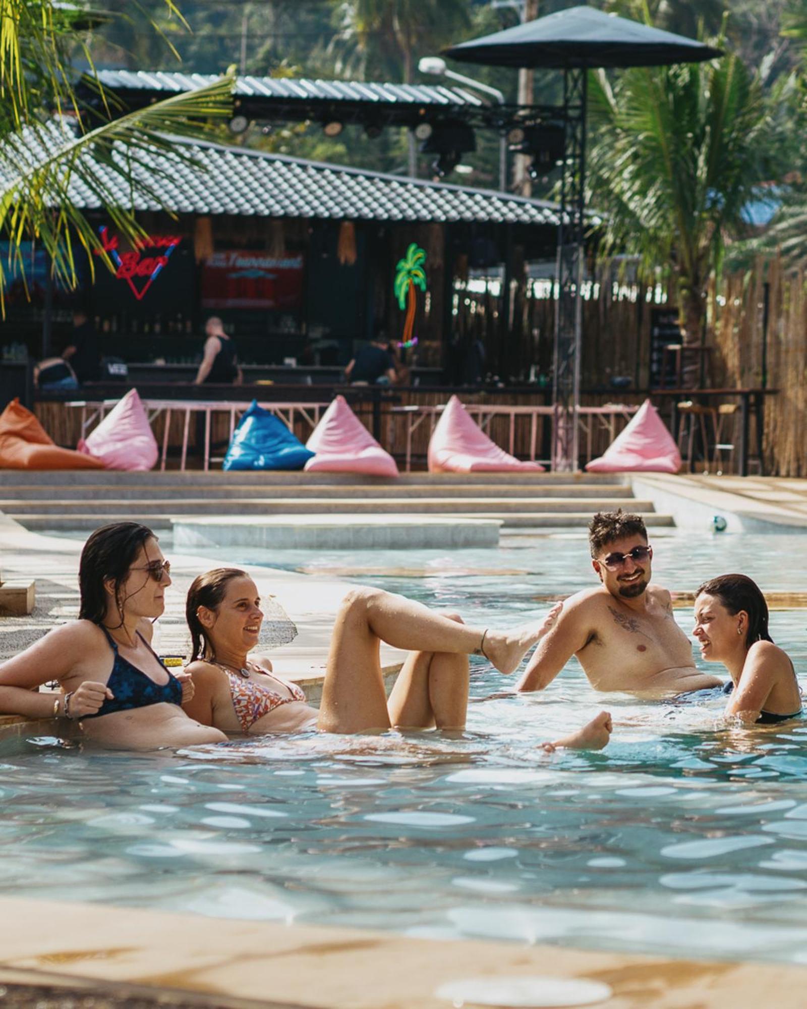 Summer Club And Hostel Ao Nang Dış mekan fotoğraf